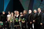 v.l.n.r.: Stefan Glettler, Christian Winkler, Clara Oppel, Max Höfler, ursula Kiesling, Karin csernohorski, Peter Gerwin Hoffmann, Dimitrios Polisoidis, Kulturlandesrat Christian Buchmann.