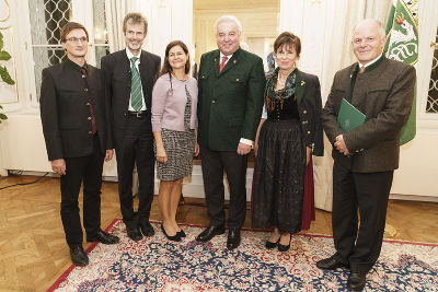 Landeshauptmann Hermann Schützenhöfer und Landesrätin Doris Kampus mit den diesjährigen Preisträgerinnen und Preisträgern