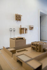 Michael Hieslmair/Michael Zinganel: Crossing Gates. Die Notwendigkeit der täglichen Grenzüberschreitung, Ausstellungsbeitrag für „Islands & Ghettos“, kuratiert von Johan Holten für den Kunstverein Heidelberg, 2008; Überarbeitet für die NGBK Berlin und das Stadtmuseum Graz, 2009. © Michael Hieslmair Michael Hieslmair/Michael Zinganel: Crossing Gates. Die Notwendigkeit der täglichen Grenzüberschreitung, Ausstellungsbeitrag für „Islands & Ghettos“, kuratiert von Johan Holten für den Kunstverein Heidelberg, 2008; Überarbeitet für die NGBK Berlin und das Stadtmuseum Graz, 2009.