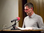 Manfred Rumpl bei einer Lesung im Literaturhaus Graz im April 2012