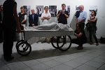 Performance zur Ausstellungseröffnung "INSIDE" © Gernot Cseh Performance zur Ausstellungseröffnung "INSIDE"