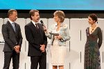 PreisträgerInnen Kategorie "Klein- und Mittelbetriebe" | Erich Wolf (Wolf & Partner), Heimo Streif jun. (Klavierhaus Heimo Streif e.U.), Agnes Fogt (MAKAvA delighted GmbH) mit Barbara Rett © Heimo Binder PreisträgerInnen Kategorie "Klein- und Mittelbetriebe" | Erich Wolf (Wolf & Partner), Heimo Streif jun. (Klavierhaus Heimo Streif e.U.), Agnes Fogt (MAKAvA delighted GmbH) mit Barbara Rett © Heimo Binder