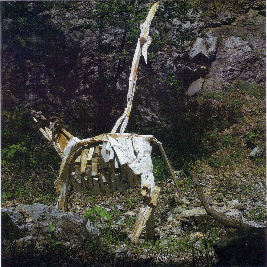 Blitz trifft die Kuh, 230 x 125 x 450 cm, Holz, Öl, 1985 