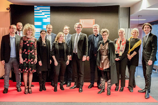 Dieter Szorger (BL), Johannes Nussbaumer (OÖ), Melanie Wiener (Tirol), Pia Bayer (BL), Peter Minichshofer (OÖ), Pia Wiesauer (OÖ), Gerhard Gaigg (OÖ), LR Christopher Drexler, Martin Grüneis (NÖ), Heirdurn Primas (Forum Stadtpark), Eva Veichtlbauer (SZB.) Brigitte Bidovec (diagonale) und Patrick Schnabl (AL der Abt. 9) trafen sich in Graz (v.l.) © Miriam Raneburger Dieter Szorger (BL), Johannes Nussbaumer (OÖ), Melanie Wiener (Tirol), Pia Bayer (BL), Peter Minichshofer (OÖ), Pia Wiesauer (OÖ), Gerhard Gaigg (OÖ), LR Christopher Drexler, Martin Grüneis (NÖ), Heirdurn Primas (Forum Stadtpark), Eva Veichtlbauer (SZB.) Brigitte Bidovec (diagonale) und Patrick Schnabl (AL der Abt. 9) trafen sich in Graz (v.l.)