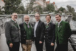 Foto v.l.n.r.: Bgm. Klaus Neuper (Bad Mitterndorf), Bgm. Franz Frosch (Bad Aussee), LR Christopher Drexler, Bgm. Franz Steinegger (Grundlsee), Bgm. Gerald Loitzl (Altaussee) © Anna Purkarthofer