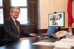 Kulturlandesrat Christopher Drexler per Video verbunden mit dem Vorsitzenden des Kulturkuratoriums Franz Majcen sowie der stellvertretenden Vorsitzenden Isabella Holzmann © steiermark.at/Streibl