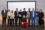 LH Christopher Drexler (4.v.l.) mit Martin Gasser (Kleine Zeitung), Franziska Füchsl (Morgenstern-Preis), Yevgeniy Breyger (manuskripte-Preis), Beatrix Vreča (Volkskultur-Preis), Roland Oreški und Bernhard Steirer (Hanns-Koren-Kulturpreis), Maruša Sagadin (Förderungspreis für zeitgenössische, bildende Kunst), Georg Poduschka und Anna Popelka (Architekturpreis) sowie Landesrätin Ursula Lackner (v.l.). © Land Steiermark/ Binder LH Christopher Drexler (4.v.l.) mit Martin Gasser (Kleine Zeitung), Franziska Füchsl (Morgenstern-Preis), Yevgeniy Breyger (manuskripte-Preis), Beatrix Vreča (Volkskultur-Preis), Roland Oreški und Bernhard Steirer (Hanns-Koren-Kulturpreis), Maruša Sagadin (Förderungspreis für zeitgenössische, bildende Kunst), Georg Poduschka und Anna Popelka (Architekturpreis) sowie Landesrätin Ursula Lackner (v.l.).