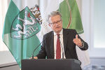 Landeshauptmann Christopher Drexler gratulierte den erfolgreichen Musikerinnen und Musikern. © Land Steiermark/Foto Fischer; bei Quellenangabe honorarfrei Landeshauptmann Christopher Drexler gratulierte den erfolgreichen Musikerinnen und Musikern.