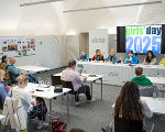 Großes Medieninteresse an der Initiative "Raus aus der Schule - rein in den Beruf", an der heuer auch das Land Steiermark als Dienstgeber teilnimmt. © Land Steiermark/Jesse Streibl; Verwendung bei Quellenangabe honorarfrei Großes Medieninteresse an der Initiative "Raus aus der Schule - rein in den Beruf", an der heuer auch das Land Steiermark als Dienstgeber teilnimmt.